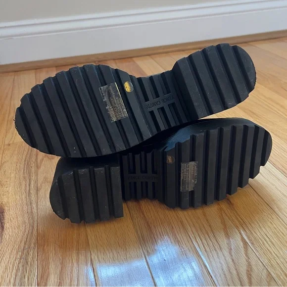 NWOT Vince Camuto Madisha Black Croc Chelsea Ankle Boots size 9.5 - Picture 8 of 10